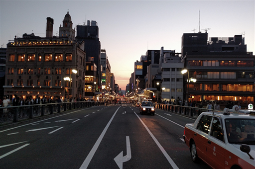 外交部：敦促菲方尽快撤走中导系统 不要在错误道路上越走越远